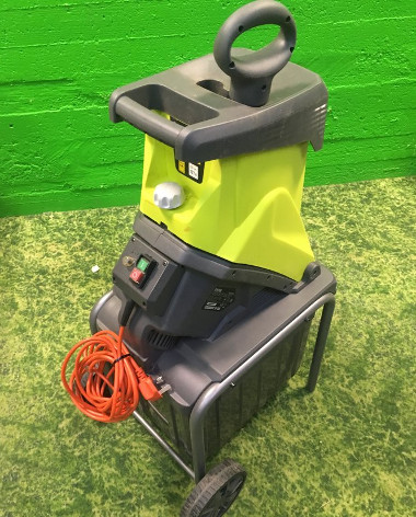 Broyeur Ryobi RSH2545B Ryobi RSH2545B broyeur de branches